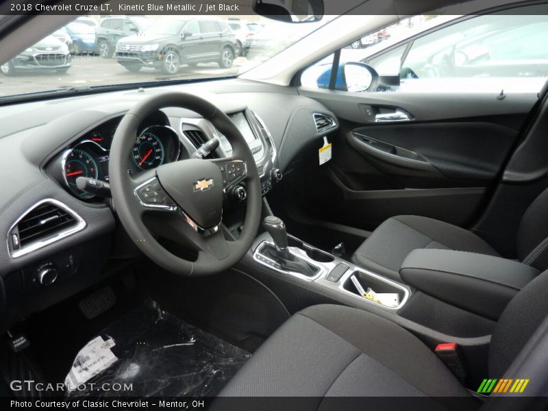 Kinetic Blue Metallic / Jet Black 2018 Chevrolet Cruze LT