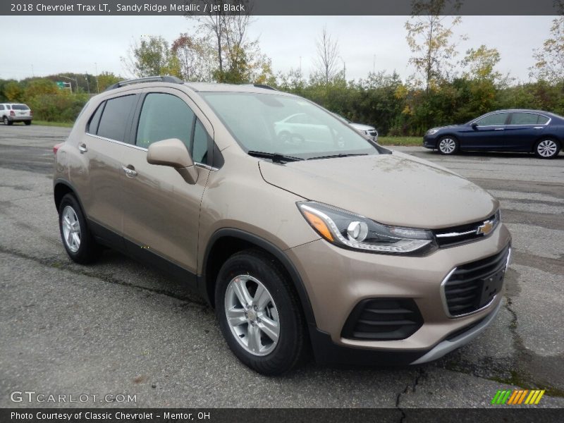 Sandy Ridge Metallic / Jet Black 2018 Chevrolet Trax LT