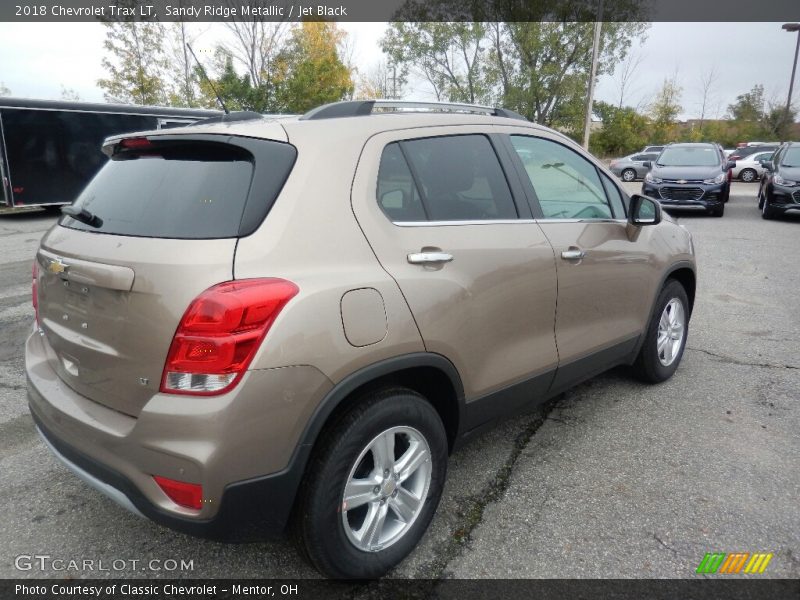 Sandy Ridge Metallic / Jet Black 2018 Chevrolet Trax LT