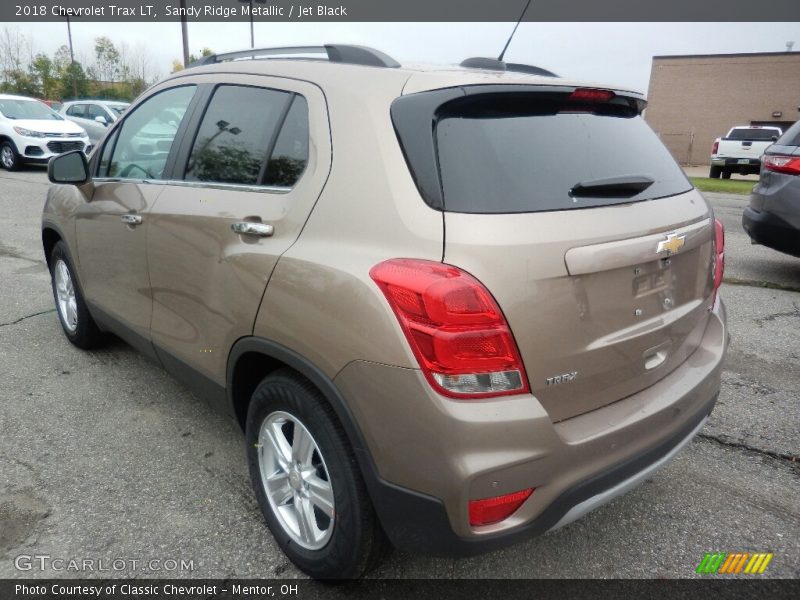 Sandy Ridge Metallic / Jet Black 2018 Chevrolet Trax LT
