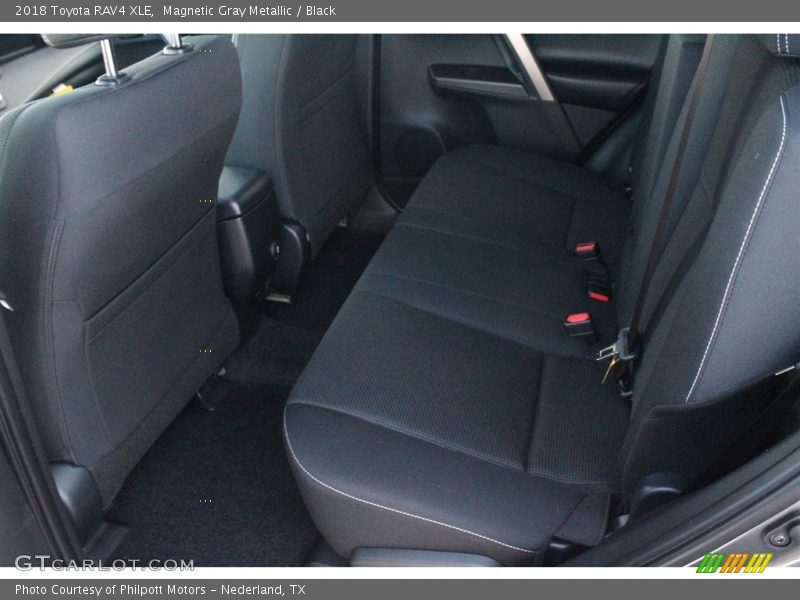 Magnetic Gray Metallic / Black 2018 Toyota RAV4 XLE