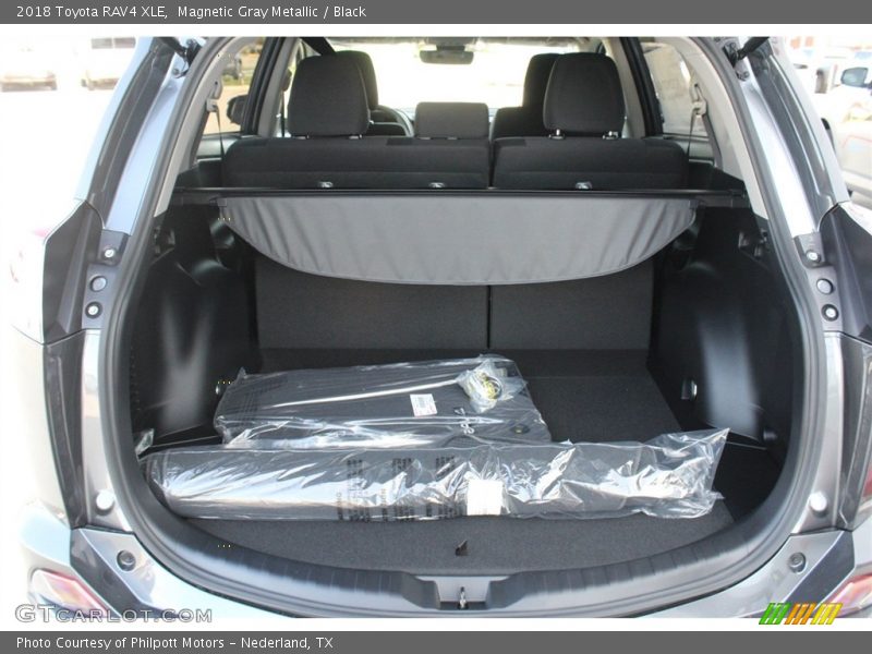 Magnetic Gray Metallic / Black 2018 Toyota RAV4 XLE
