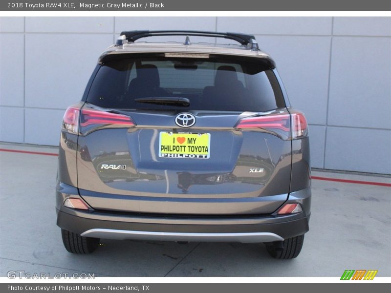 Magnetic Gray Metallic / Black 2018 Toyota RAV4 XLE