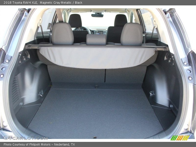 Magnetic Gray Metallic / Black 2018 Toyota RAV4 XLE