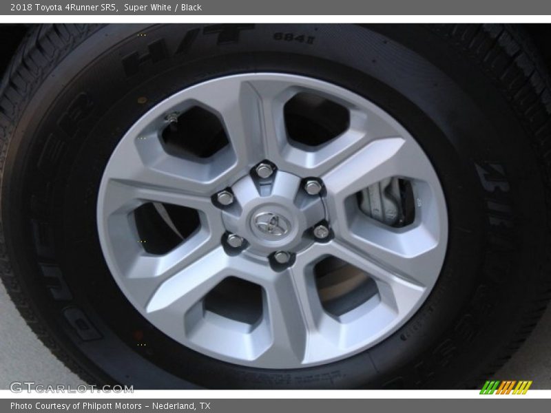 Super White / Black 2018 Toyota 4Runner SR5
