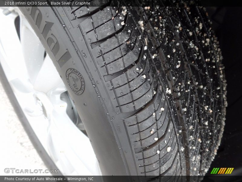 Blade Silver / Graphite 2018 Infiniti QX30 Sport