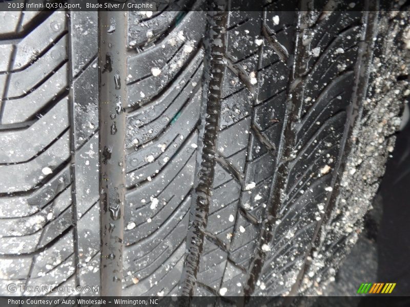 Blade Silver / Graphite 2018 Infiniti QX30 Sport