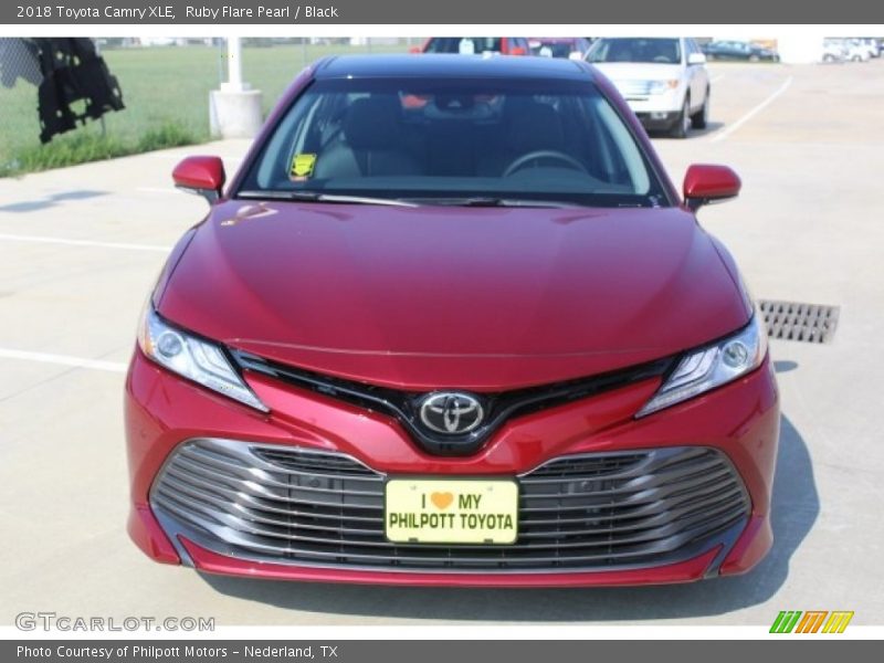 Ruby Flare Pearl / Black 2018 Toyota Camry XLE