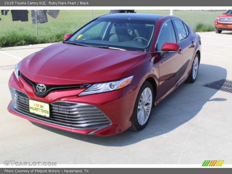 Ruby Flare Pearl / Black 2018 Toyota Camry XLE