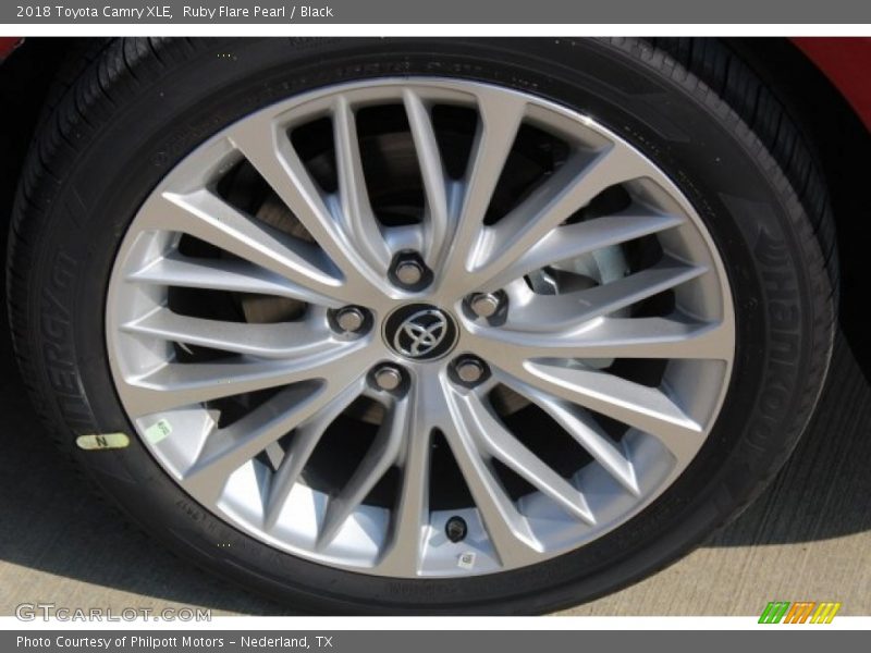 Ruby Flare Pearl / Black 2018 Toyota Camry XLE