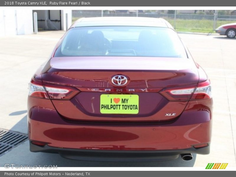 Ruby Flare Pearl / Black 2018 Toyota Camry XLE