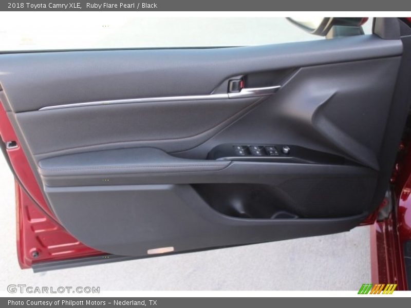 Ruby Flare Pearl / Black 2018 Toyota Camry XLE