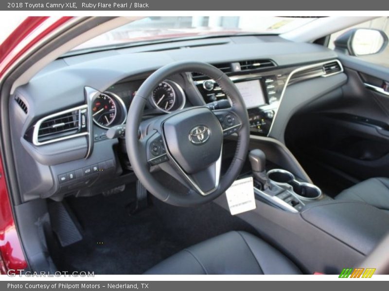 Ruby Flare Pearl / Black 2018 Toyota Camry XLE