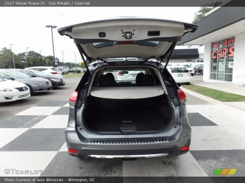Gun Metallic / Charcoal 2017 Nissan Rogue SV