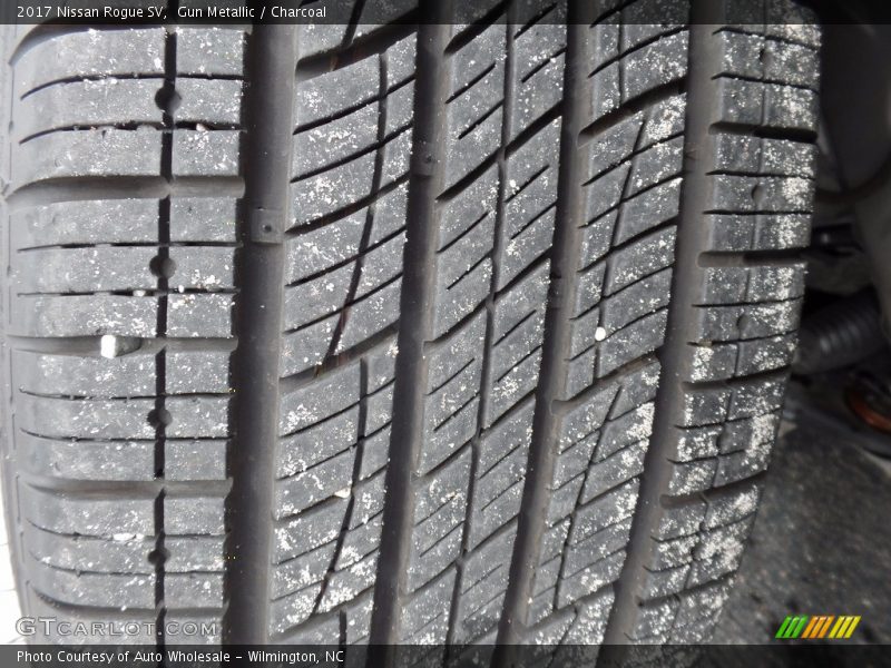 Gun Metallic / Charcoal 2017 Nissan Rogue SV