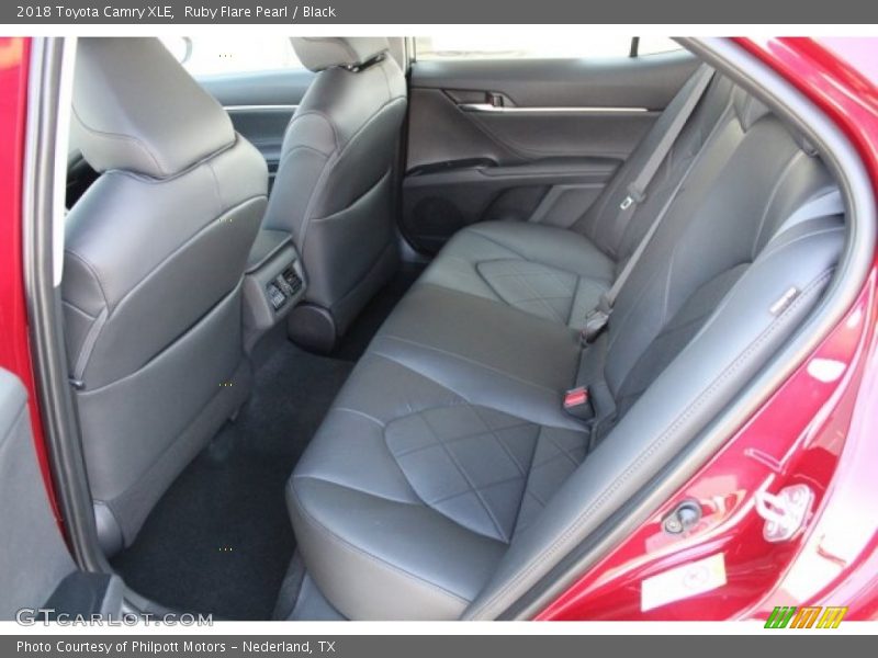 Ruby Flare Pearl / Black 2018 Toyota Camry XLE
