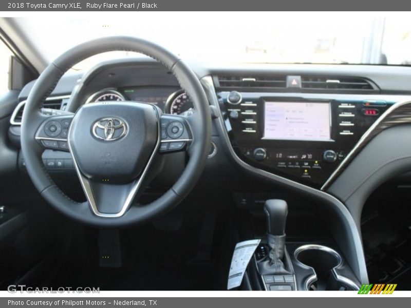 Ruby Flare Pearl / Black 2018 Toyota Camry XLE
