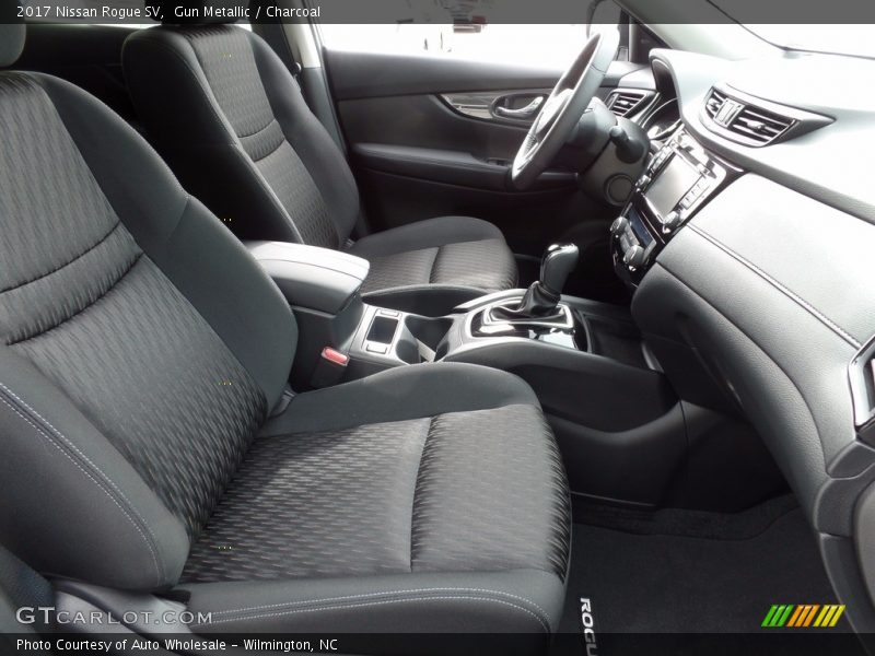 Gun Metallic / Charcoal 2017 Nissan Rogue SV