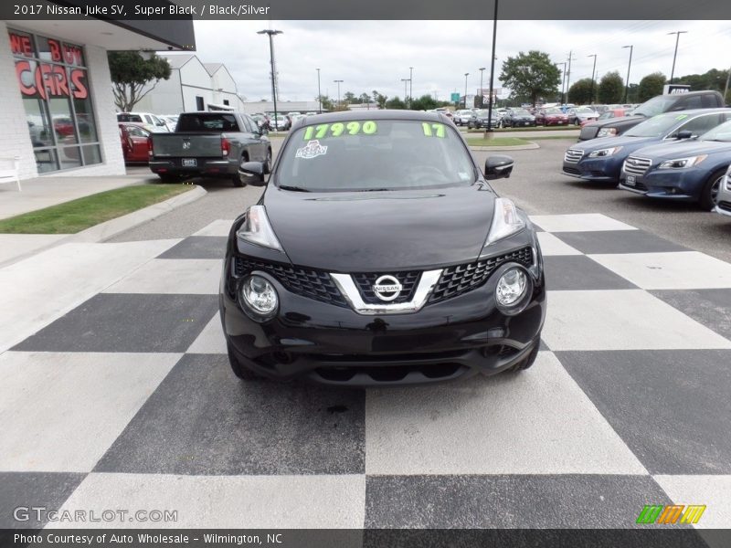 Super Black / Black/Silver 2017 Nissan Juke SV