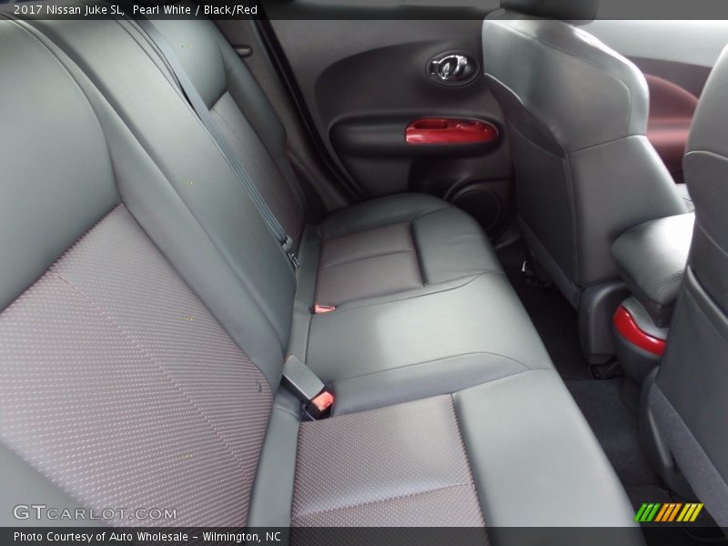 Pearl White / Black/Red 2017 Nissan Juke SL