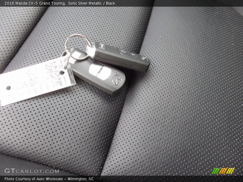Sonic Silver Metallic / Black 2016 Mazda CX-5 Grand Touring