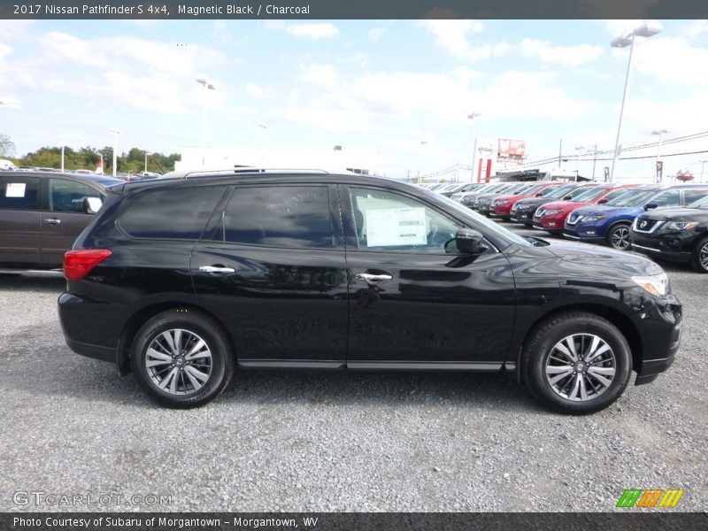 Magnetic Black / Charcoal 2017 Nissan Pathfinder S 4x4