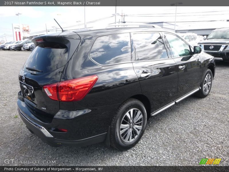 Magnetic Black / Charcoal 2017 Nissan Pathfinder S 4x4