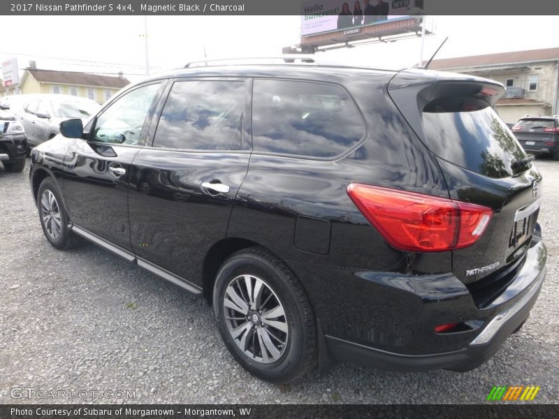 Magnetic Black / Charcoal 2017 Nissan Pathfinder S 4x4