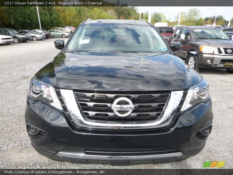 Magnetic Black / Charcoal 2017 Nissan Pathfinder S 4x4