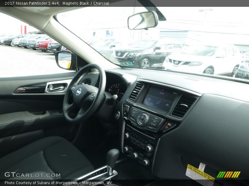 Magnetic Black / Charcoal 2017 Nissan Pathfinder S 4x4