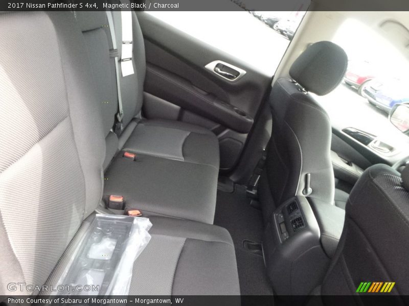 Magnetic Black / Charcoal 2017 Nissan Pathfinder S 4x4