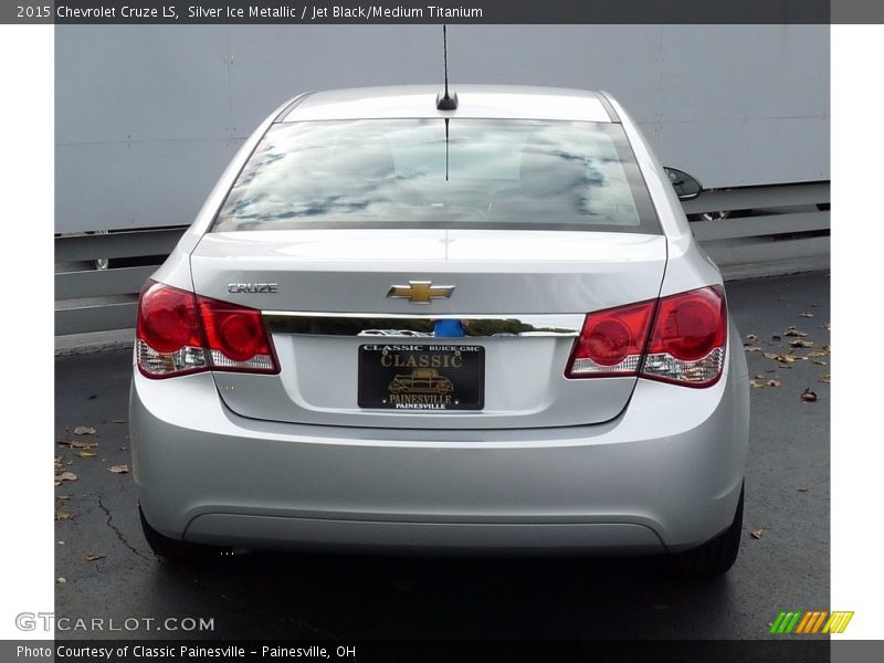 Silver Ice Metallic / Jet Black/Medium Titanium 2015 Chevrolet Cruze LS