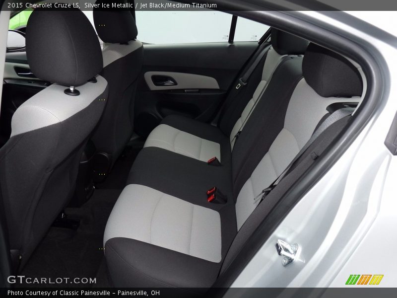 Silver Ice Metallic / Jet Black/Medium Titanium 2015 Chevrolet Cruze LS