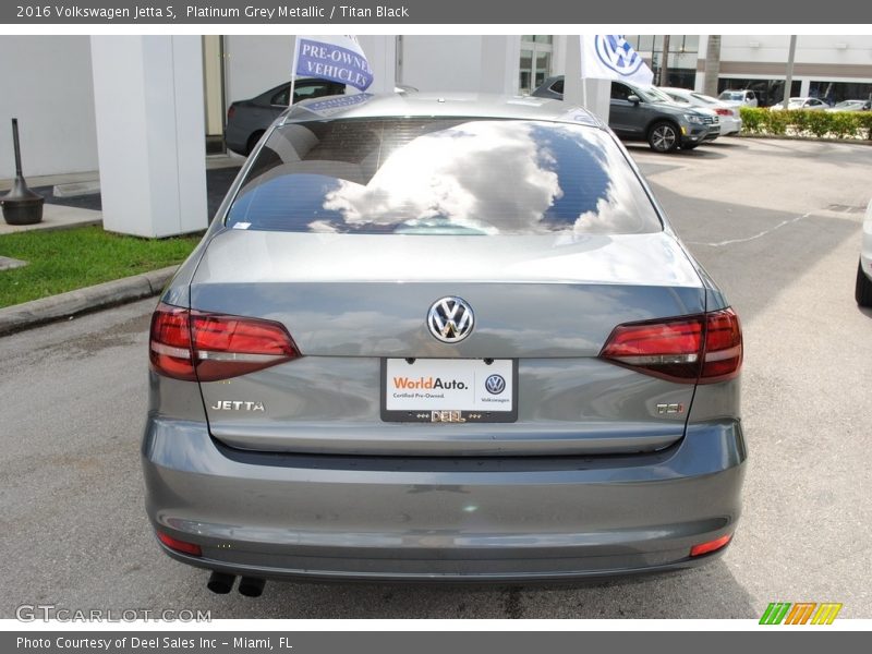 Platinum Grey Metallic / Titan Black 2016 Volkswagen Jetta S