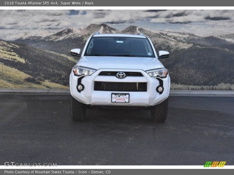 Super White / Black 2018 Toyota 4Runner SR5 4x4