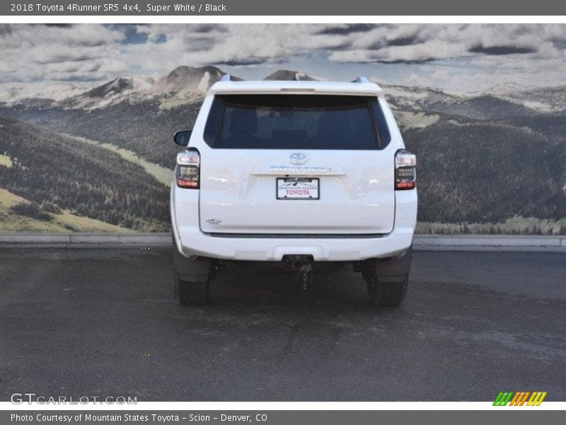 Super White / Black 2018 Toyota 4Runner SR5 4x4