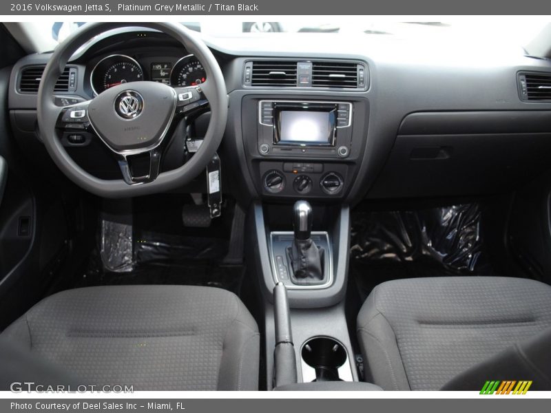 Platinum Grey Metallic / Titan Black 2016 Volkswagen Jetta S