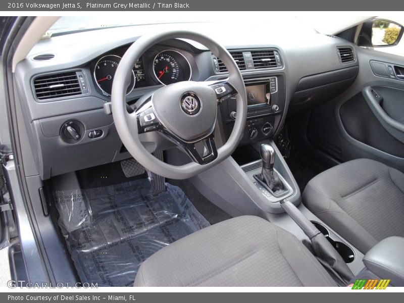 Platinum Grey Metallic / Titan Black 2016 Volkswagen Jetta S
