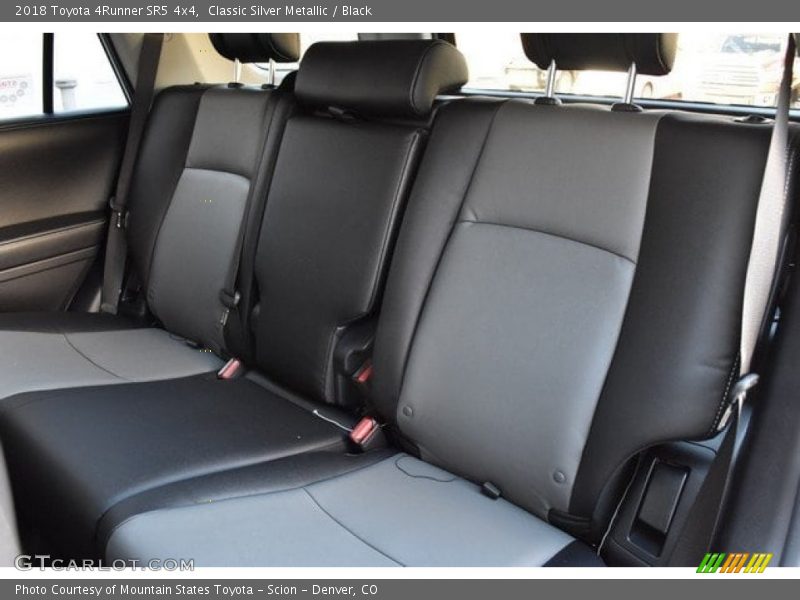 Classic Silver Metallic / Black 2018 Toyota 4Runner SR5 4x4