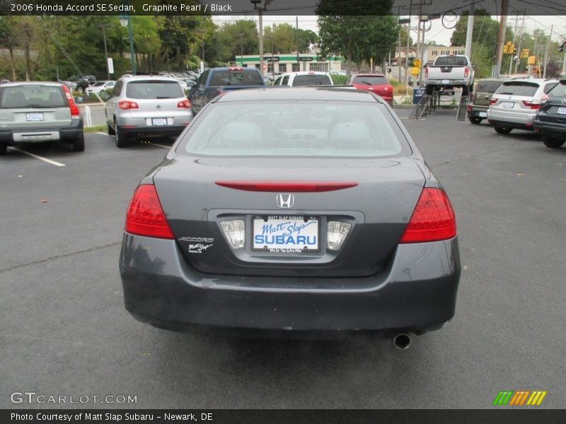 Graphite Pearl / Black 2006 Honda Accord SE Sedan