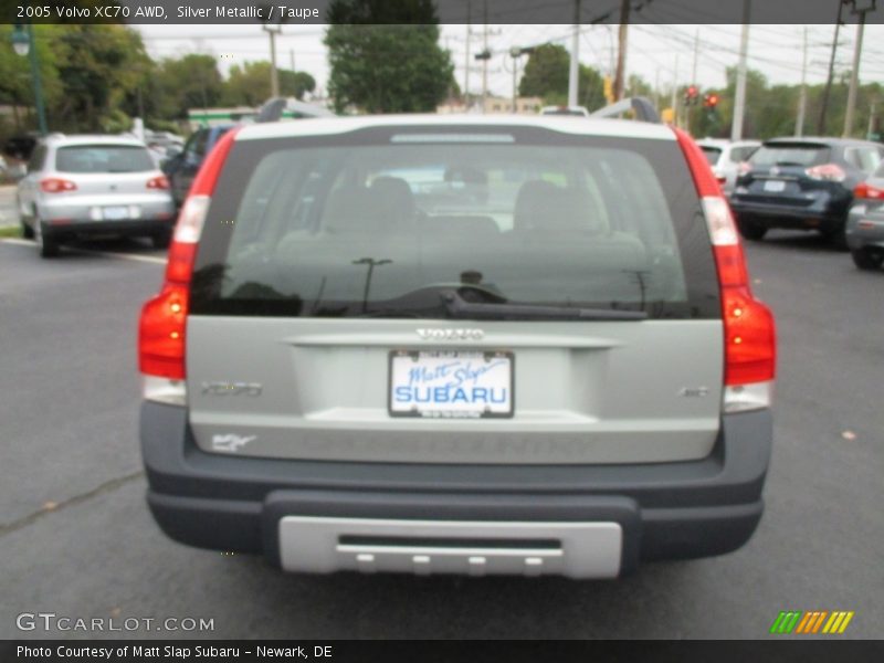 Silver Metallic / Taupe 2005 Volvo XC70 AWD