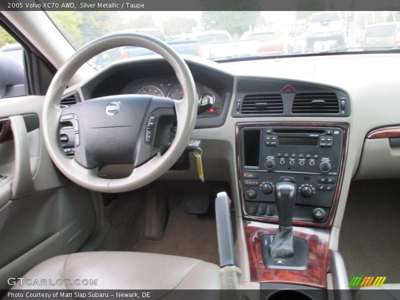 Silver Metallic / Taupe 2005 Volvo XC70 AWD