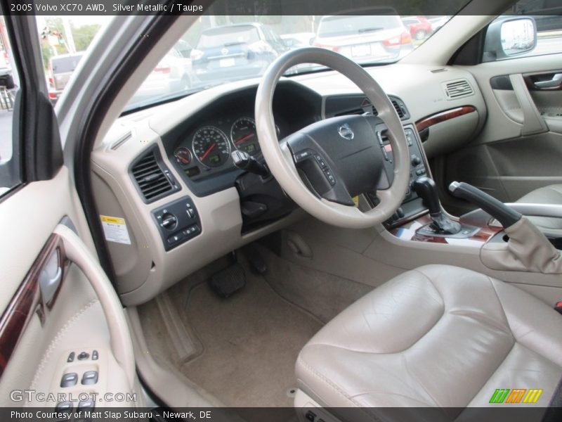 Silver Metallic / Taupe 2005 Volvo XC70 AWD