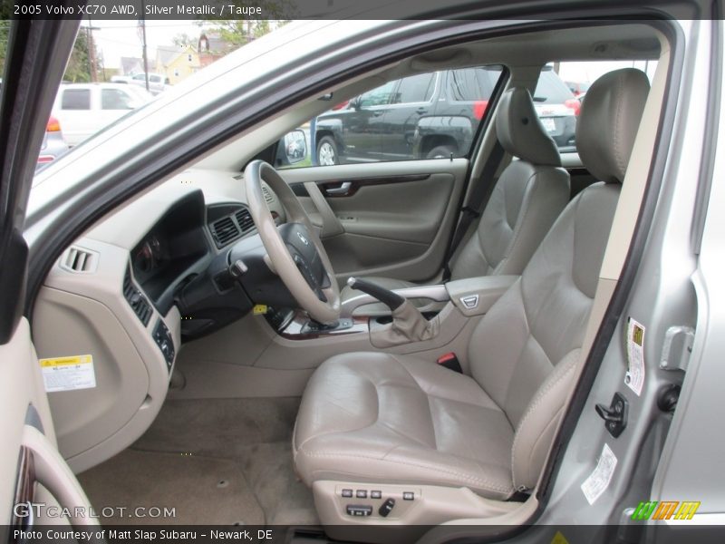 Silver Metallic / Taupe 2005 Volvo XC70 AWD