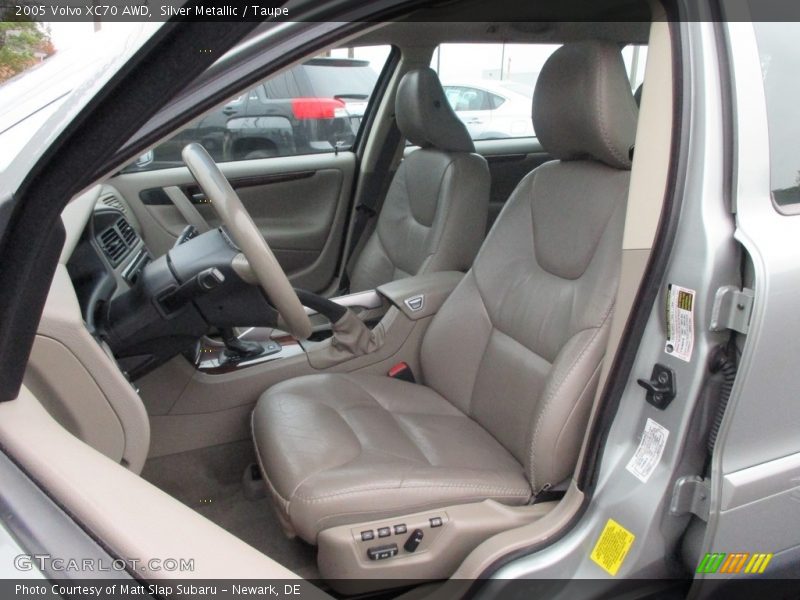 Silver Metallic / Taupe 2005 Volvo XC70 AWD