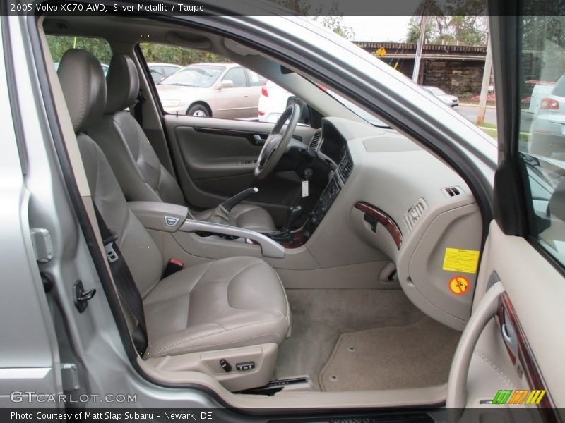 Silver Metallic / Taupe 2005 Volvo XC70 AWD
