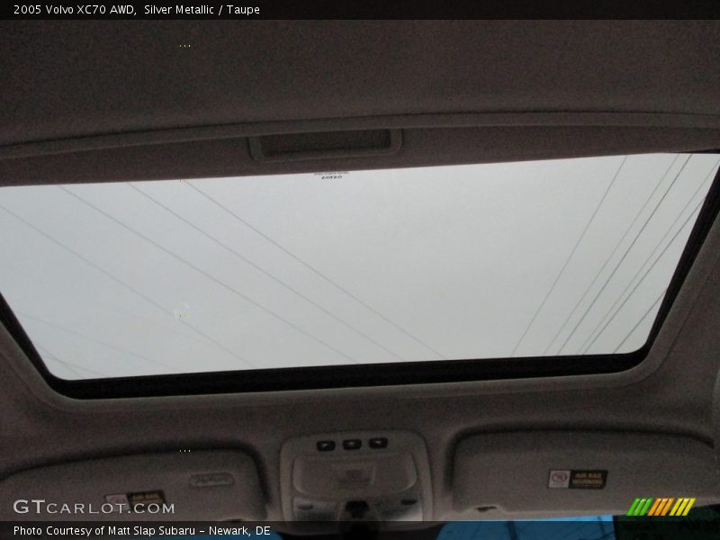 Silver Metallic / Taupe 2005 Volvo XC70 AWD