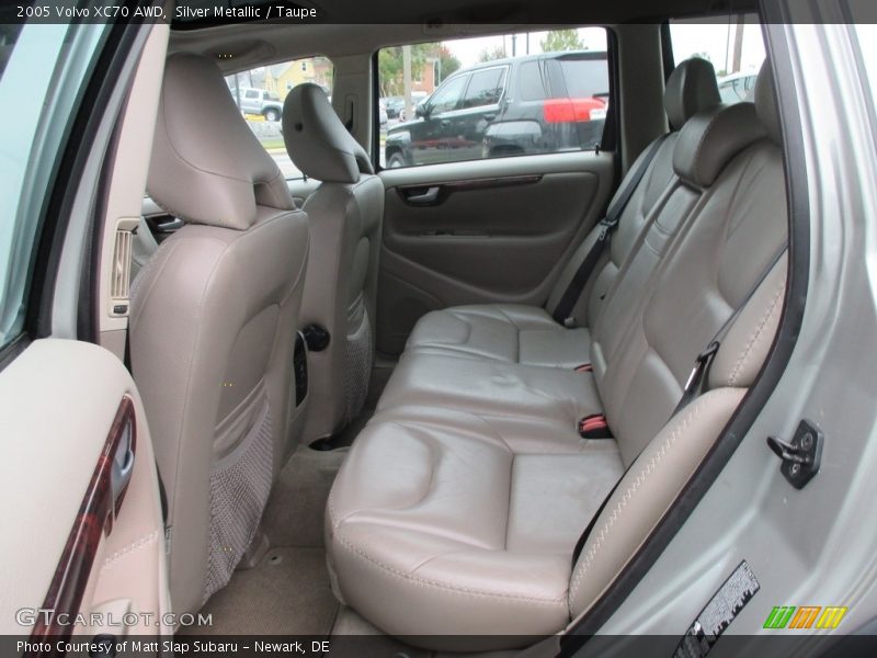 Silver Metallic / Taupe 2005 Volvo XC70 AWD