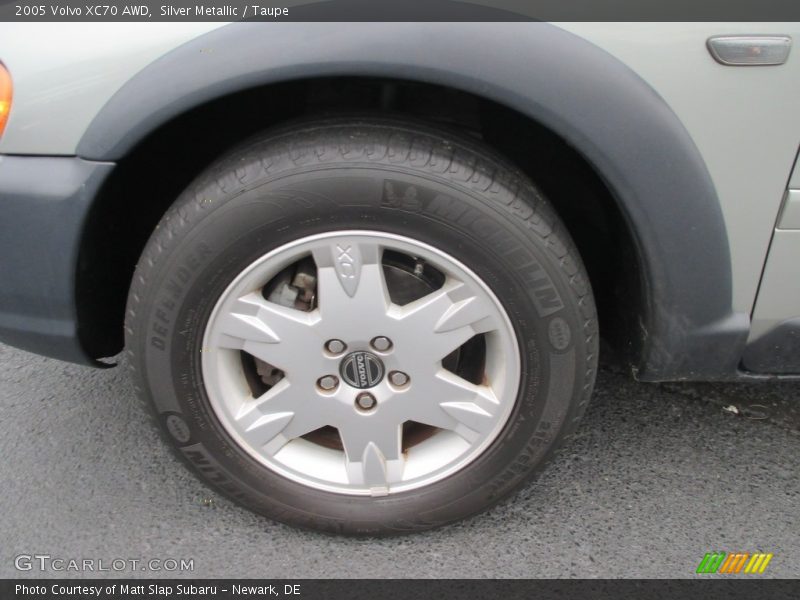 Silver Metallic / Taupe 2005 Volvo XC70 AWD