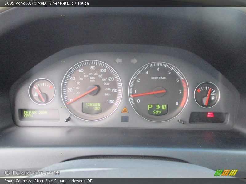 Silver Metallic / Taupe 2005 Volvo XC70 AWD